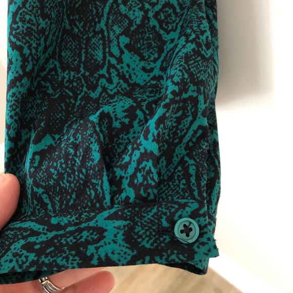 Jaclyn Smith Long Sleeve Button Down Shirt It’s perfect for Easter! Be ready! - Picture 7 of 10